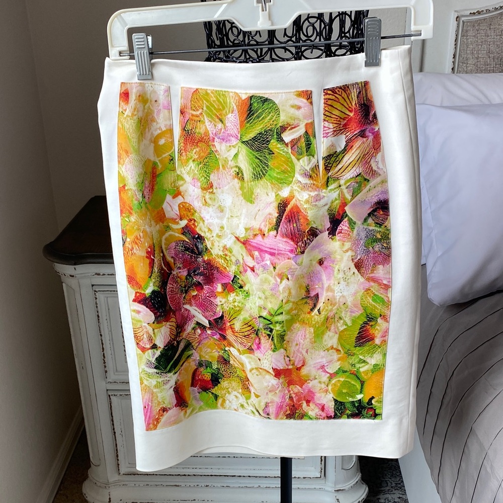 Club Monaco White Pencil Skirt with Bright Floral Front & Back Panels